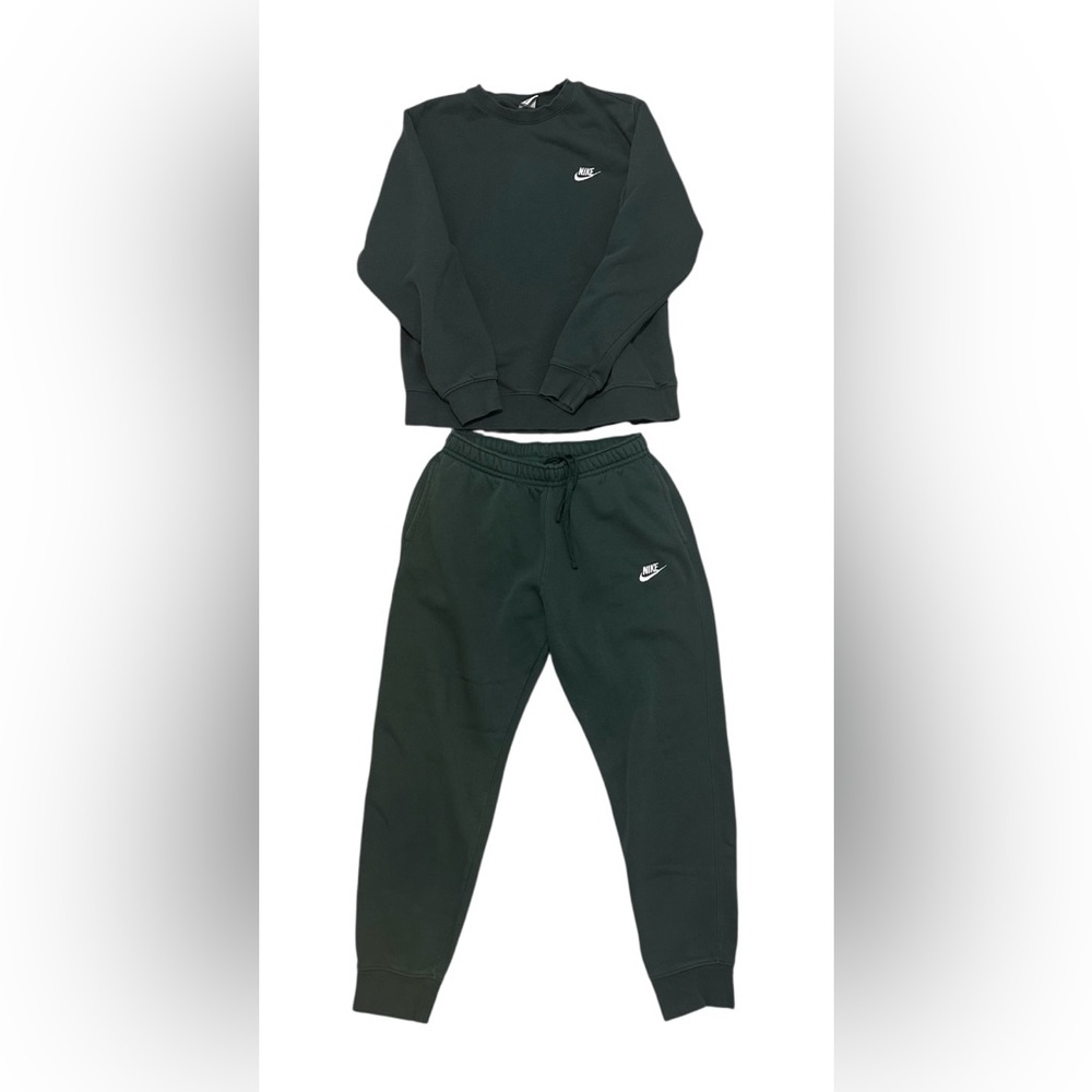 Nike Green Sweatpants & Crewneck